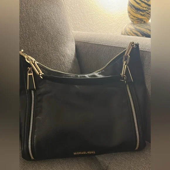 Michael Kors Matilda Large Calfskin Shoulder Bag - Picture 4 of 7